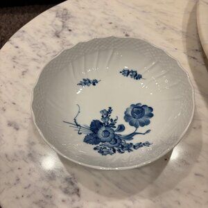 Royal Copenhagen Blue flower bowl (577)